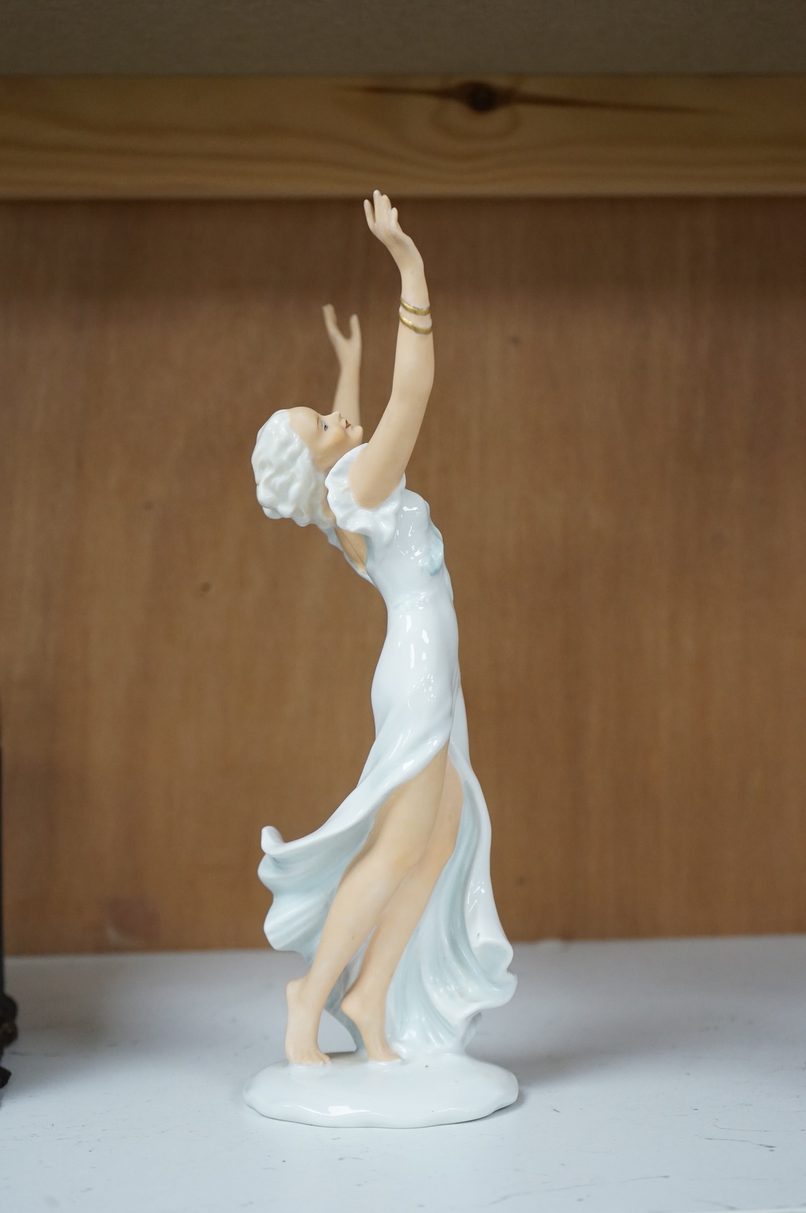 A German Art Deco figurine of a dancing lady, 27cm high